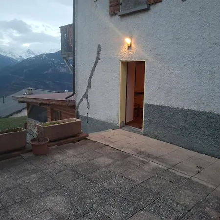 アパート Montana クラン